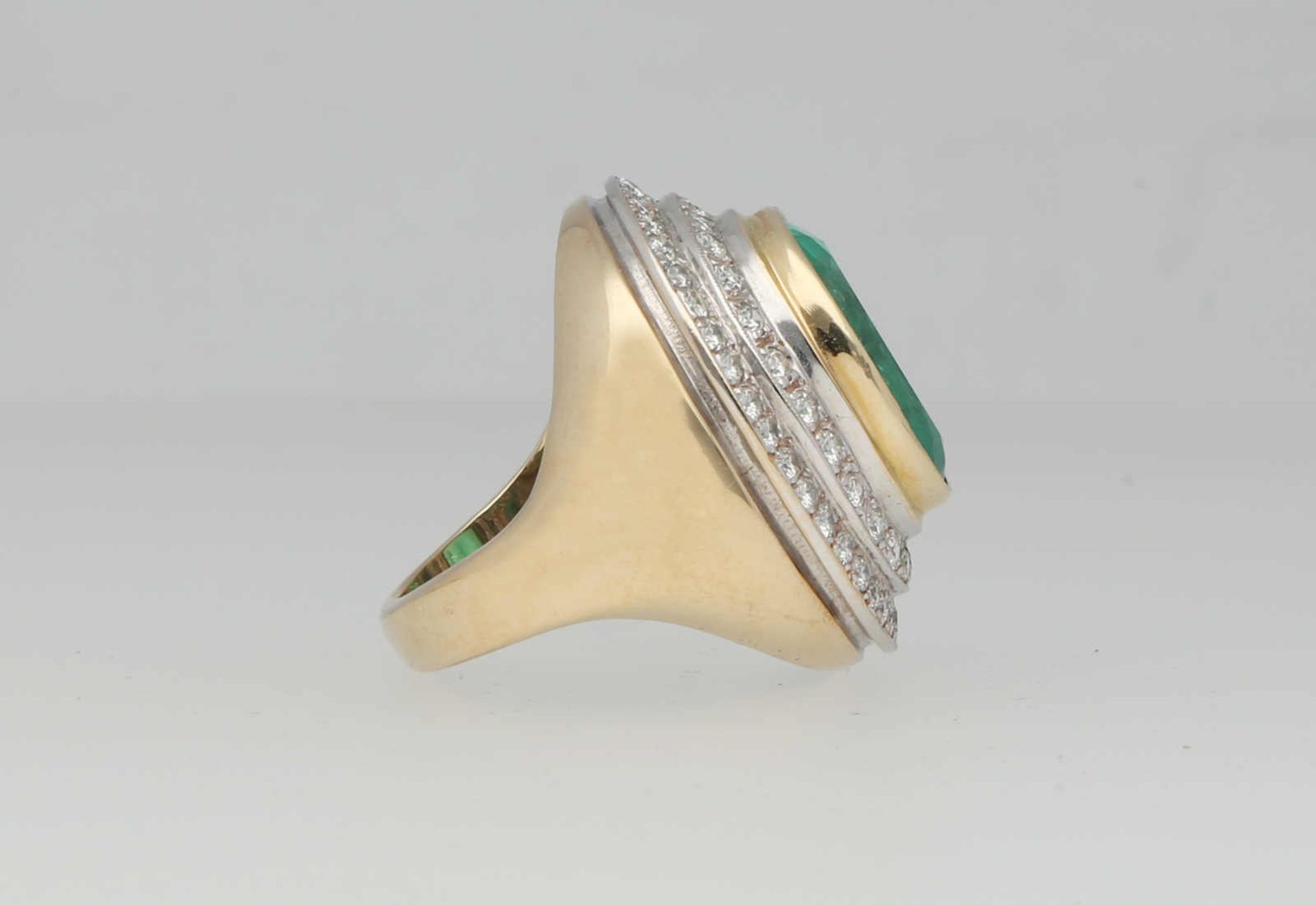 Smaragd-Brillant Ring Atemberaubendes Schmuckstück, signiert HOFK, in Gelbgold/Weissgold 14K mit - Image 2 of 6