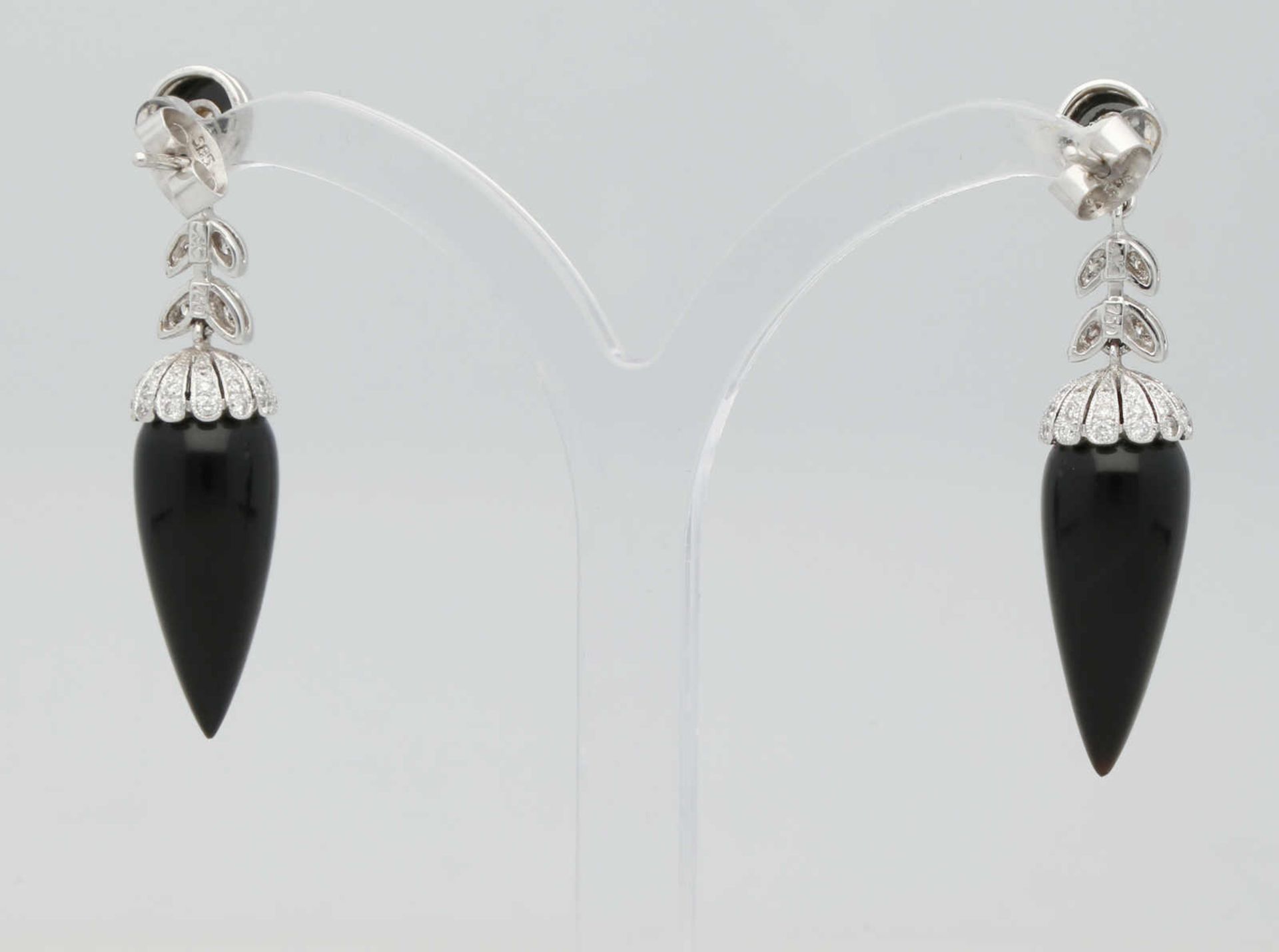 Onyx-Diamant-Ohrhänger Dekorative Ohrhänger in Weissgold 18K mit 2 Onyx in Kegelform sowie Diamanten - Image 3 of 3