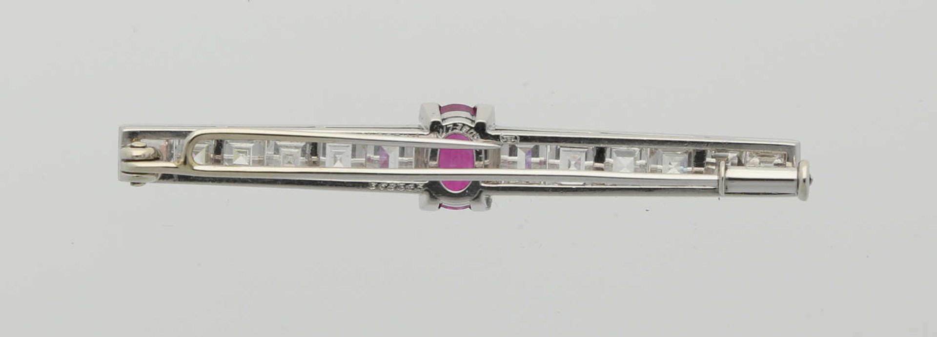 Burma Rubin-Diamant-Brosche Stilvolle Brosche, signiert Gübelin, in Platin 950 mit einem sehr - Image 2 of 3