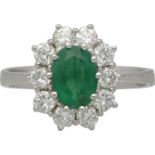 Smaragd-Brillant-Ring Entourage-Ring in Weissgold 14K mit einem ovalen Smaragd von ca. 0,75 ct