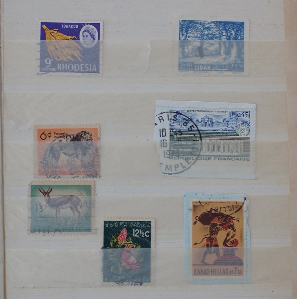 A book with a small collection of stamps. - Image 8 of 11