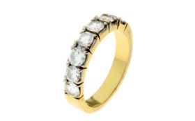 Ring 7.72g 750/- Gelbgold und Weissgold mit 7 Diamanten zus. ca. 1.75 ct.. Ringgroesse ca. 59