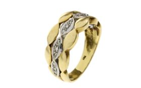 Ring 5.64g 750/- Gelbgold mit 15 Diamanten zus. ca. 0.15 ct.. Ringgroesse ca. 55