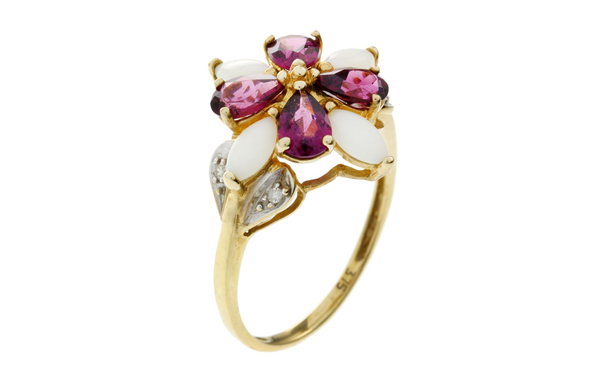 Ring 2.73g 375/- Gelbgold mit 4 Diamanten zus. ca. 0.04 ct.. Opalen und Farbsteinen. Ringgroesse ca.