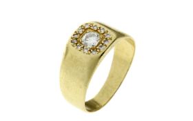 Ring 4.78g 750/- Gelbgold mit 13 Diamanten zus. ca. 0.37 ct.. Ringgroesse ca. 58