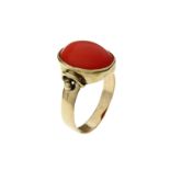 Ring 3.49g 333/- Gelbgold mit Koralle. Ringgroesse ca. 55