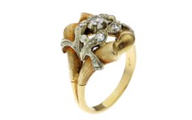 Ring 8.12g 750/- Gelbgold und Weissgold mit Topas. Ringgroesse ca. 55