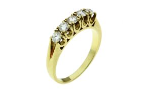 Ring 4.19g 585/- Gelbgold mit 5 Diamanten zus. ca. 0.50 ct.. Ringgroesse ca. 54