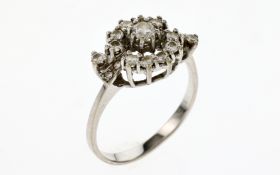 Ring 3.08g 585/- Weissgold mit 15 Diamanten zus. ca. 0.48 ct.. Ringgroesse ca. 56