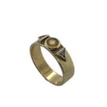 Ring 6.79g 585/- Gelbgold mit 2 Diamanten zus. ca. 0.10 ct. und Citrin. Ringgroesse ca. 62