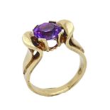 Ring 7.1g 585/- Gelbgold mit Amethyst. Ringgroesse ca. 54