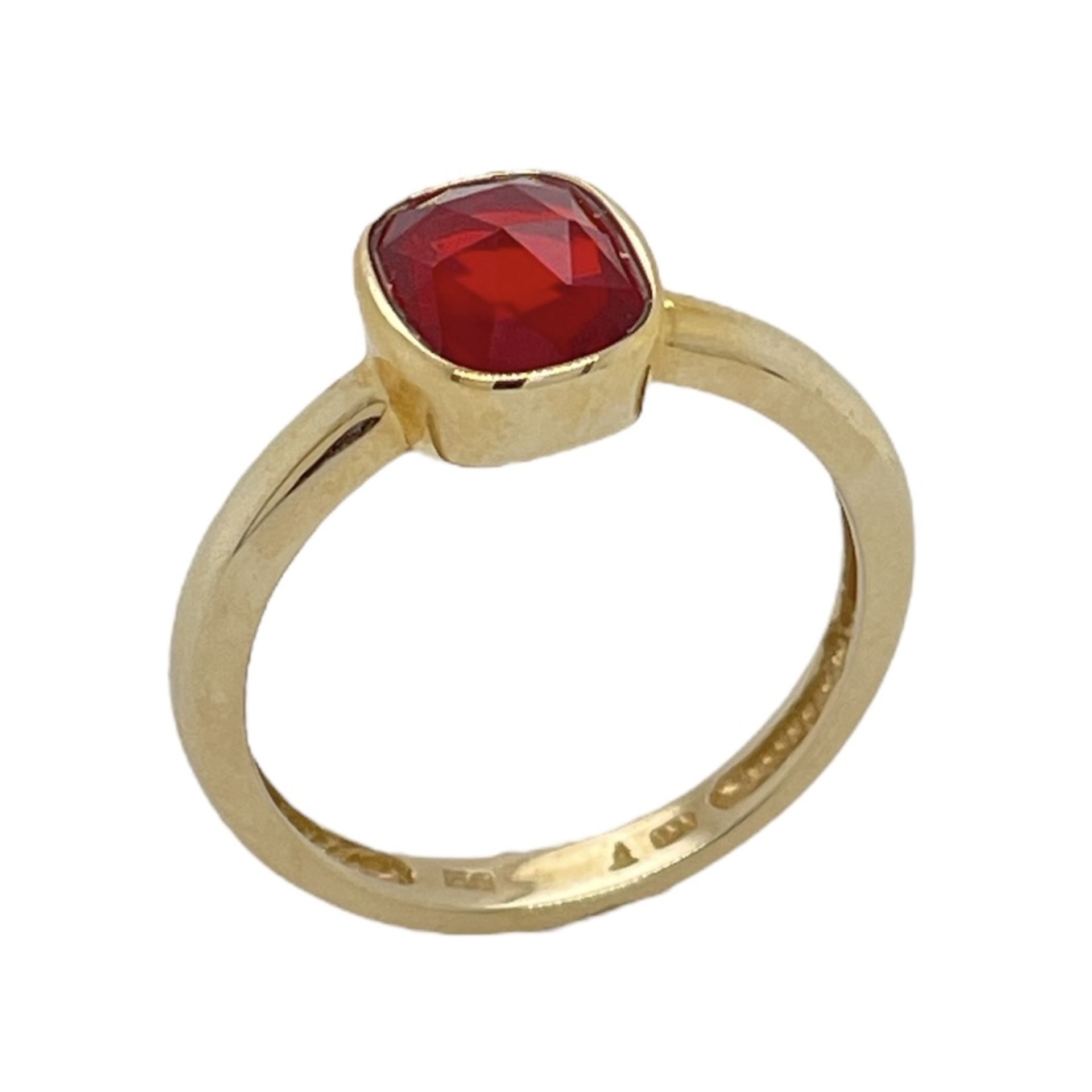 Ring 2.54g 585/- Gelbgold mit Farbstein. Ringgroesse ca. 53