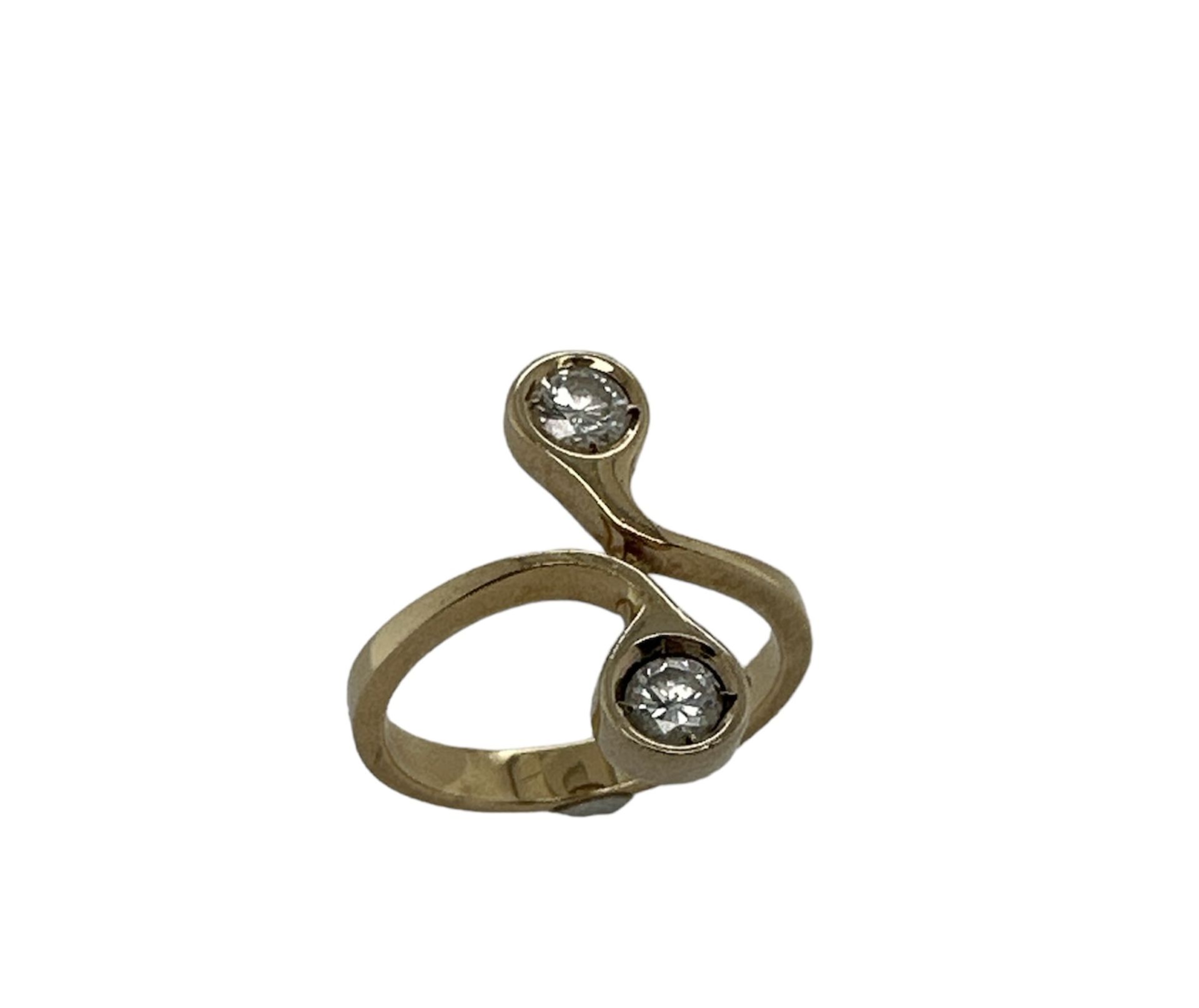 Ring 4.34g 585/- Gelbgold mit 2 Diamanten zus. ca. 0.42 ct.. Ringgroesse ca. 56