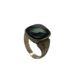 Ring 6.1g 333/- Gelbgold mit Stein. Ringgroesse ca. 60