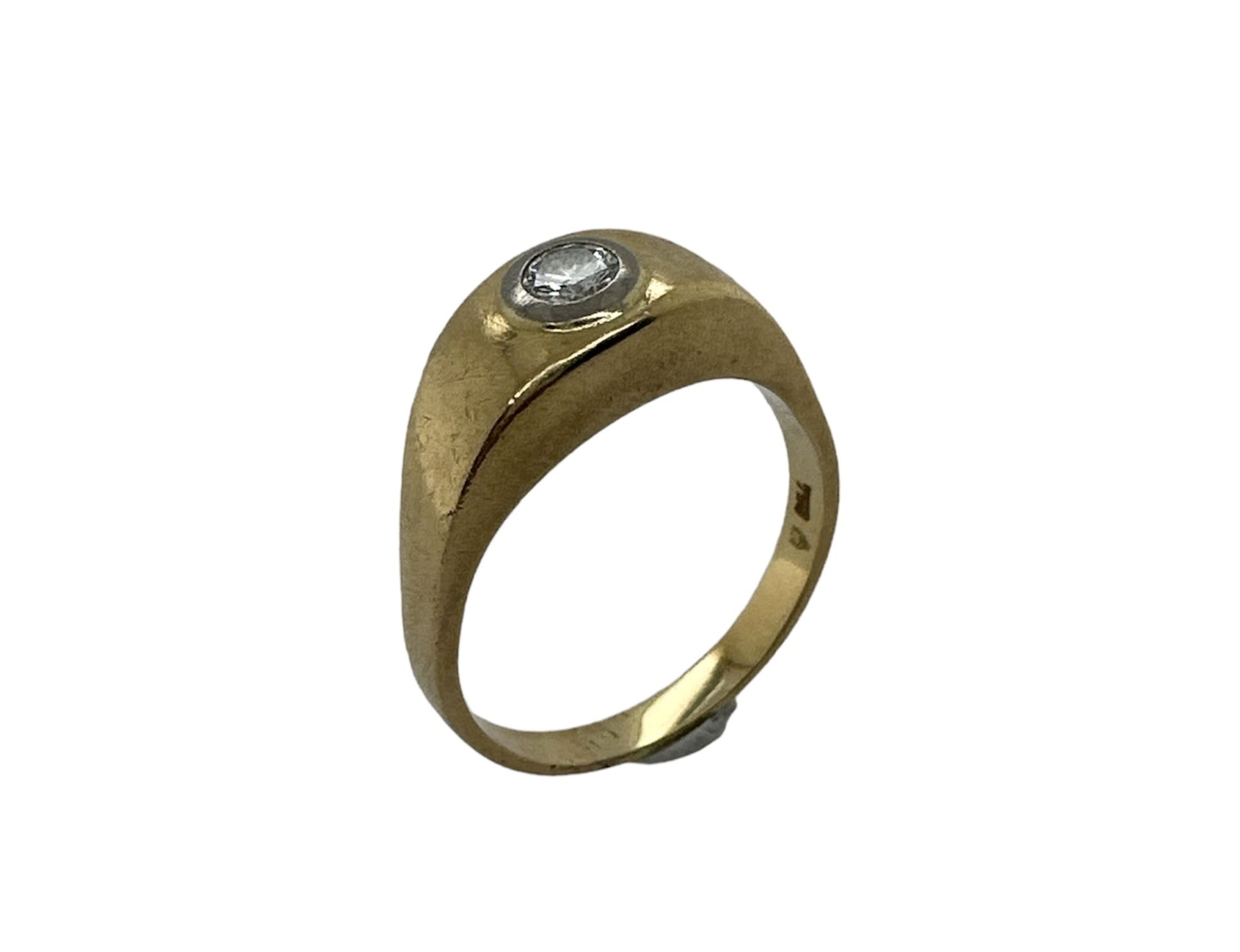 Ring 9.33g 750- Gelbgold und Weissgold mit Diamant ca. 0.23 ct.. Ringgroesse ca. 61