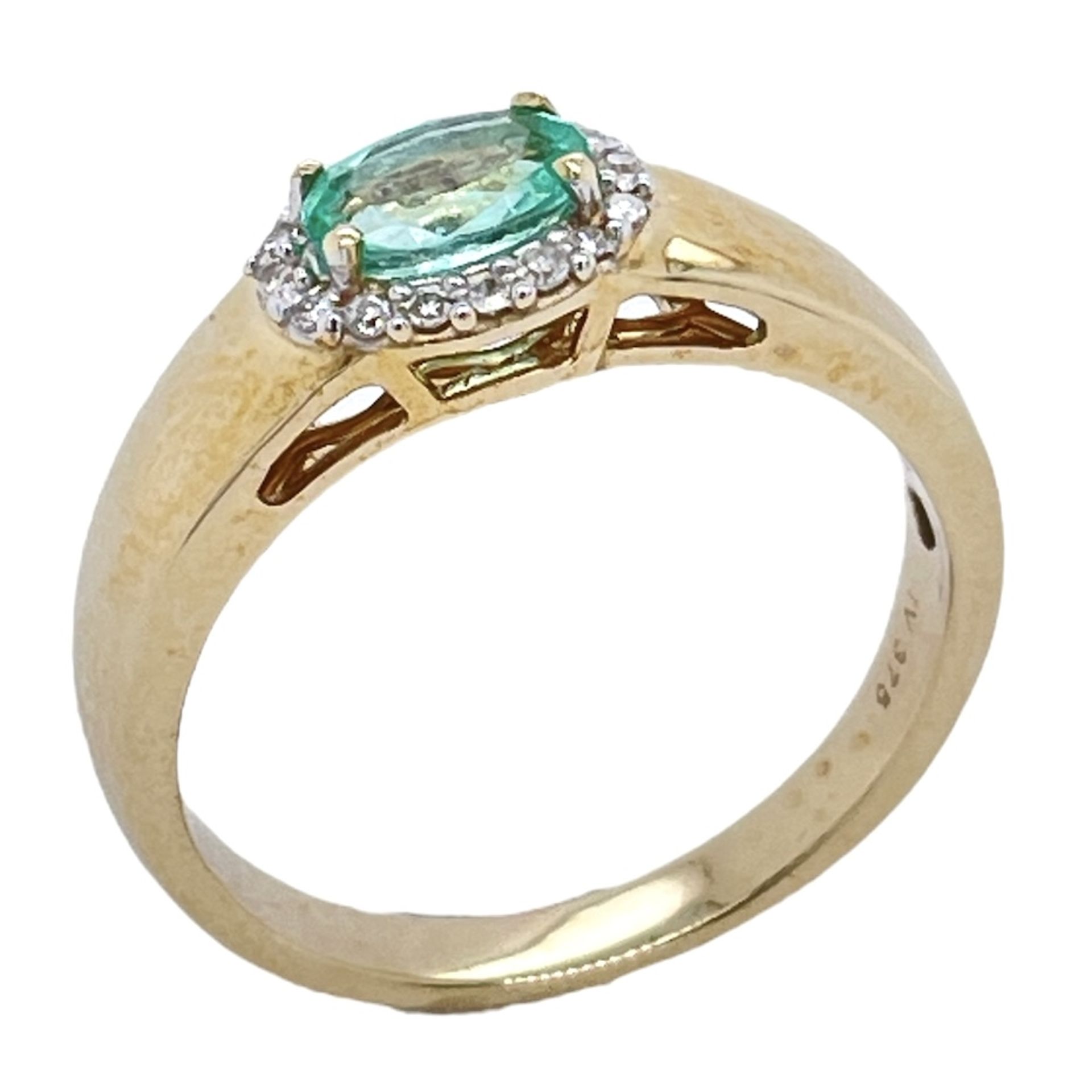 Ring 2.92g 375/- Gelbgold und Weissgold mit 16 Diamanten zus. ca. 0.16 ct. und Smaragd. Ringgroesse