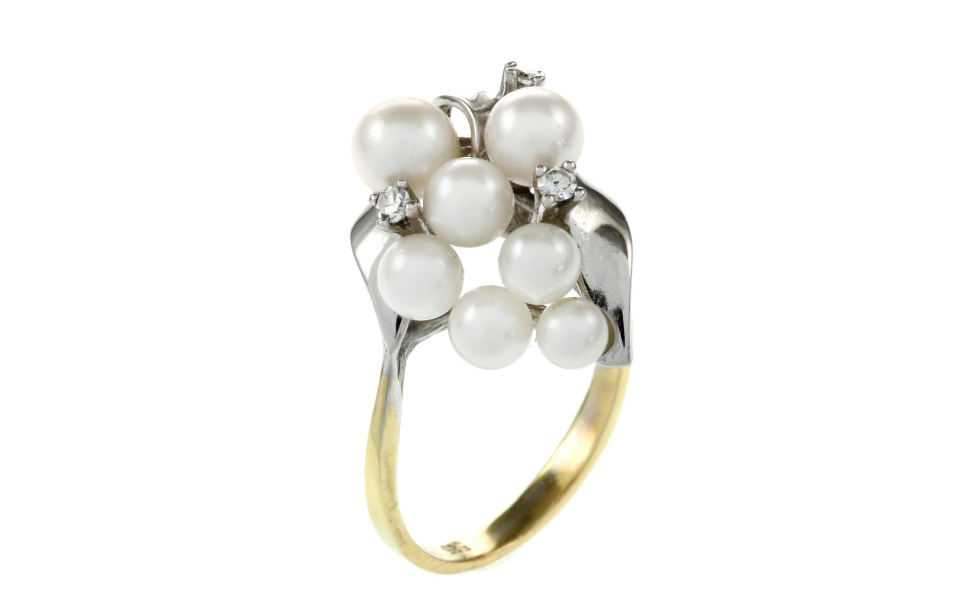 Ring 4,15g 585/- Gelbgold und Weißgold mit 3 Diamanten zus. ca. 0,06 ct. und Perlen, Ringgröße ca...