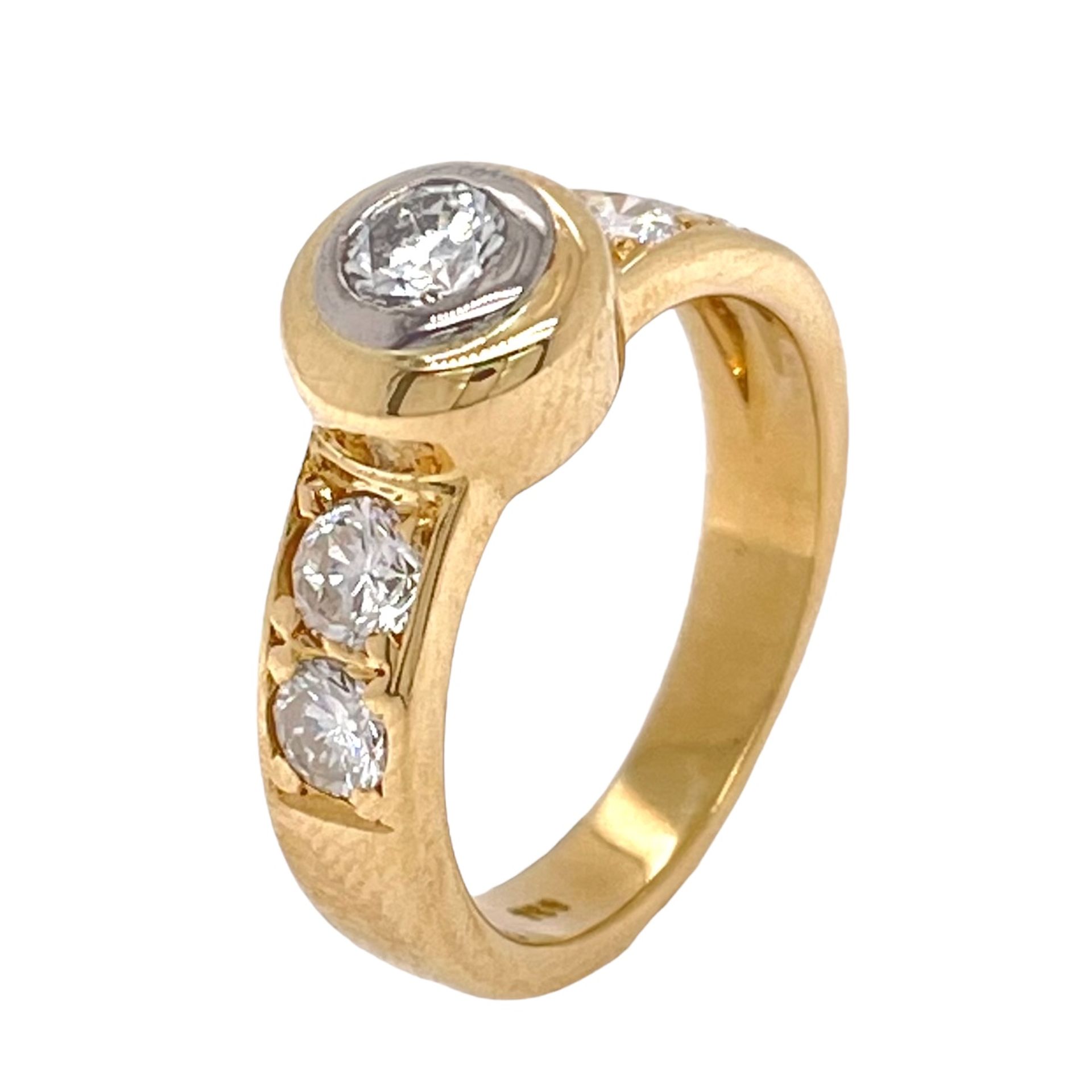 Ring 4,5g 750/- Gelbgold mit 5 Diamanten zus. ca. 0,50 ct., Ringgröße ca. 44