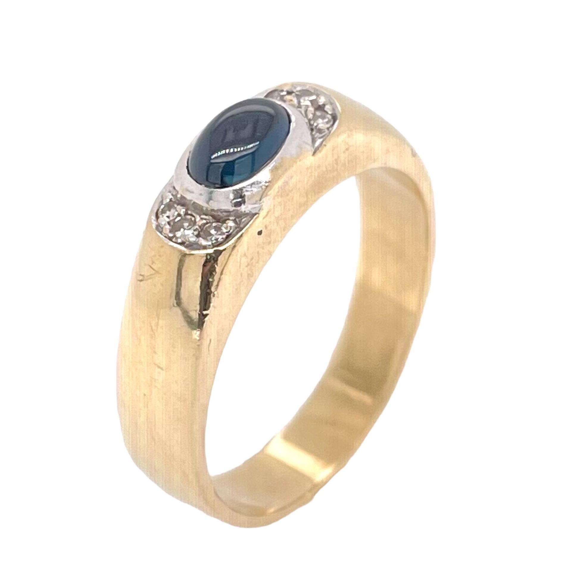 Ring 8,39g 750/- Gelbgold und Weißgold mit 6 Diamanten zus. ca. 0,06 ct. und Saphir, Ringgröße ca...