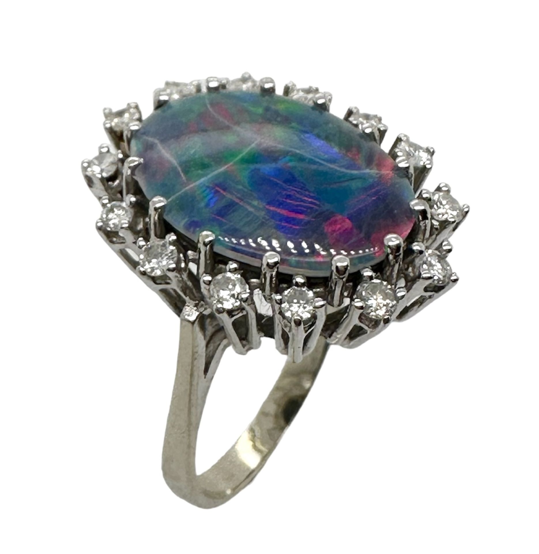 Ring 5,72g 585/- Weissgold mit 14 Diamanten zus. ca. 0,42 ct. und Opal, Ringgroesse ca. 54