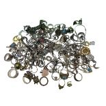 Konvolut Silberschmuck 700,26g 800/-, 835/- und 925/- Silber teils vergoldet mit Steinen, teils a...