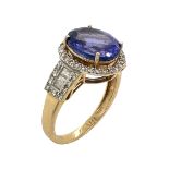 Ring 5,29g 585/- Gelbgold mit ca. 54 Diamanten zus. ca. 0,54 ct. und Tansanit, Ringgroesse ca. 63