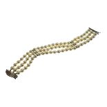 Perlenarmband 43,69g 585/- Weissgold mit 14 Diamanten zus. ca. 0,07 ct., Laenge ca. 19,50 cm