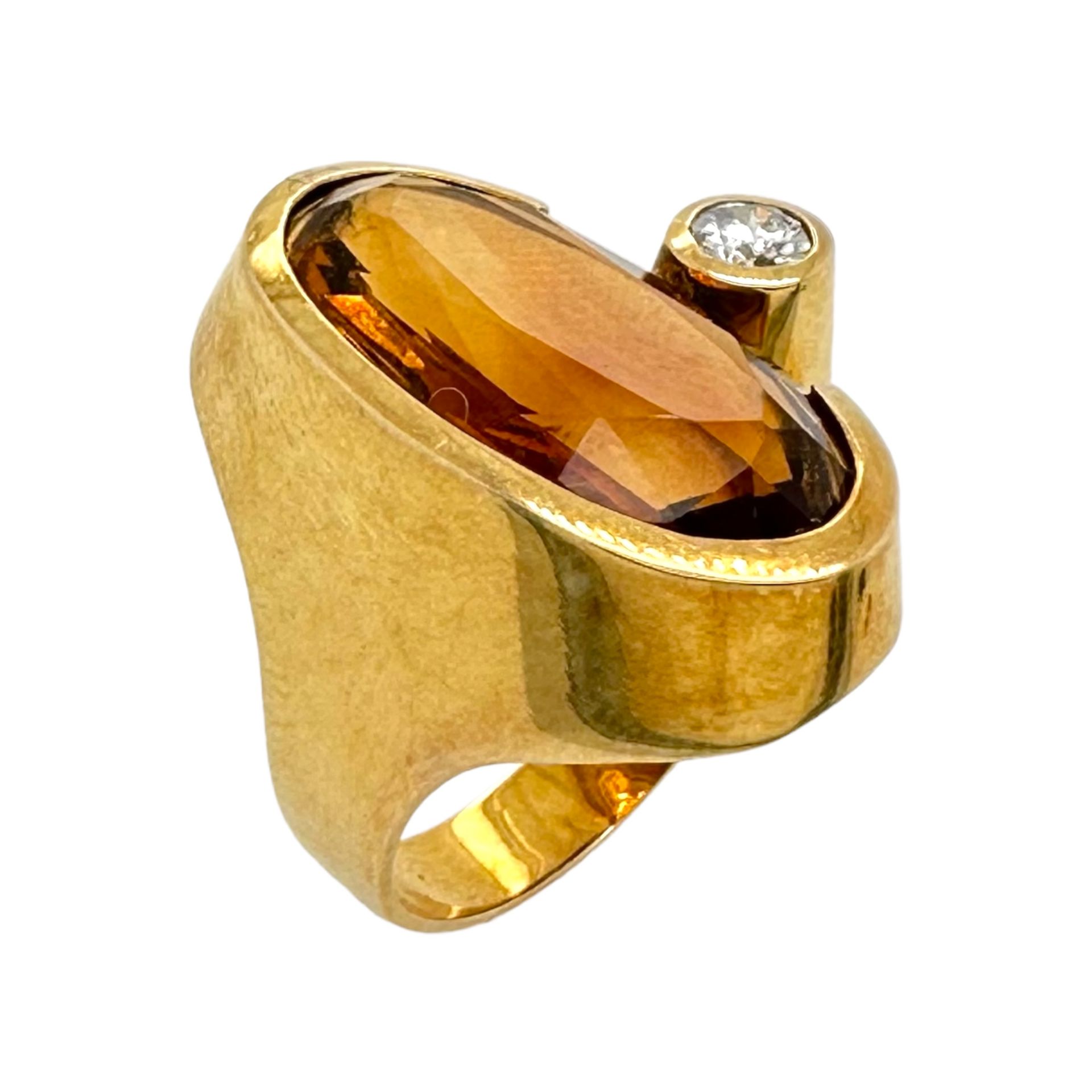 Ring 8,43g 585/- Gelbgold mit Diamant ca. 0,15 ct. und Citrin, Ringgroesse ca. 54