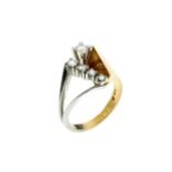 Ring 6,55g 750/- Gelbgold und Weissgold mit 5 Diamanten zus. ca. 0,28 ct., Ringgroesse ca. 54