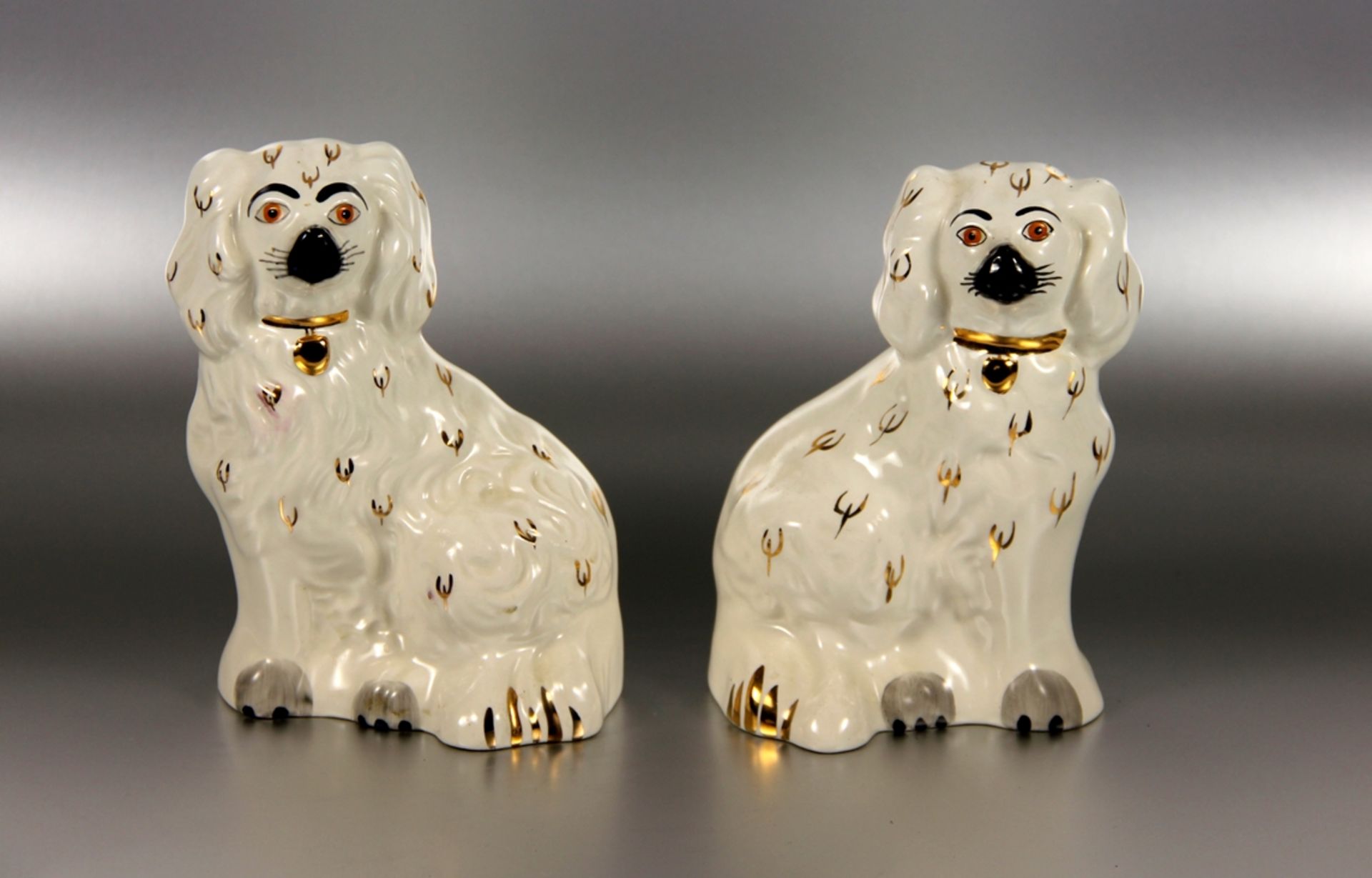 Paar Staffordshire-Kaminhunde