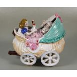 Porzellanfigur Kinderwagen