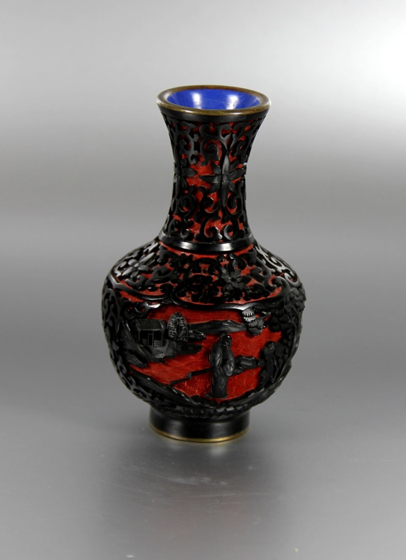 asiatische Lack-Vase