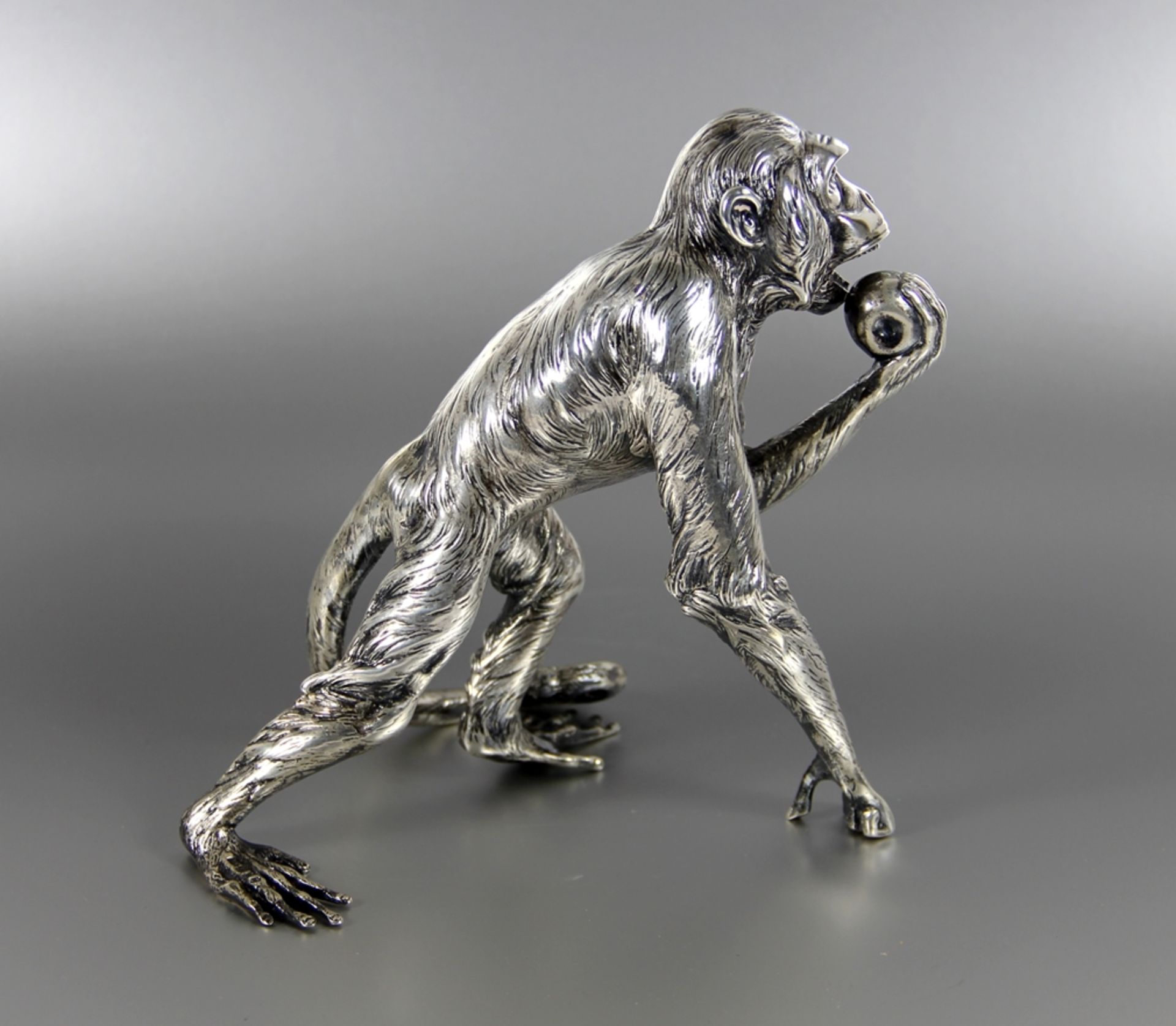 Affen-Figur - Bild 2 aus 3