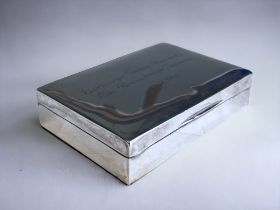 A GERMAN 835 SILVER CIGARETTE BOX. Bruckmann & Sohnne. Engraved to lid. 11.5 x 8 x 3cm Gross