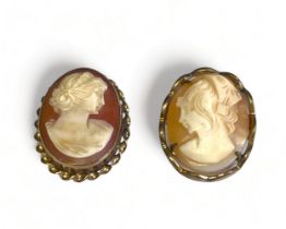 A 9CT Gold Carved Cameo Brooch. A & Co makers marks. Birmingham, 1969 hallmarks. 30 x 24mm