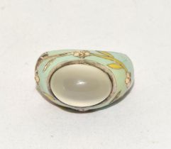 Enamel flower pattern ring in 925 silver and central cabochon milky quarts size N