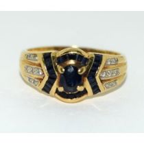 18ct gold ladies Diamond and Sapphire ring size O