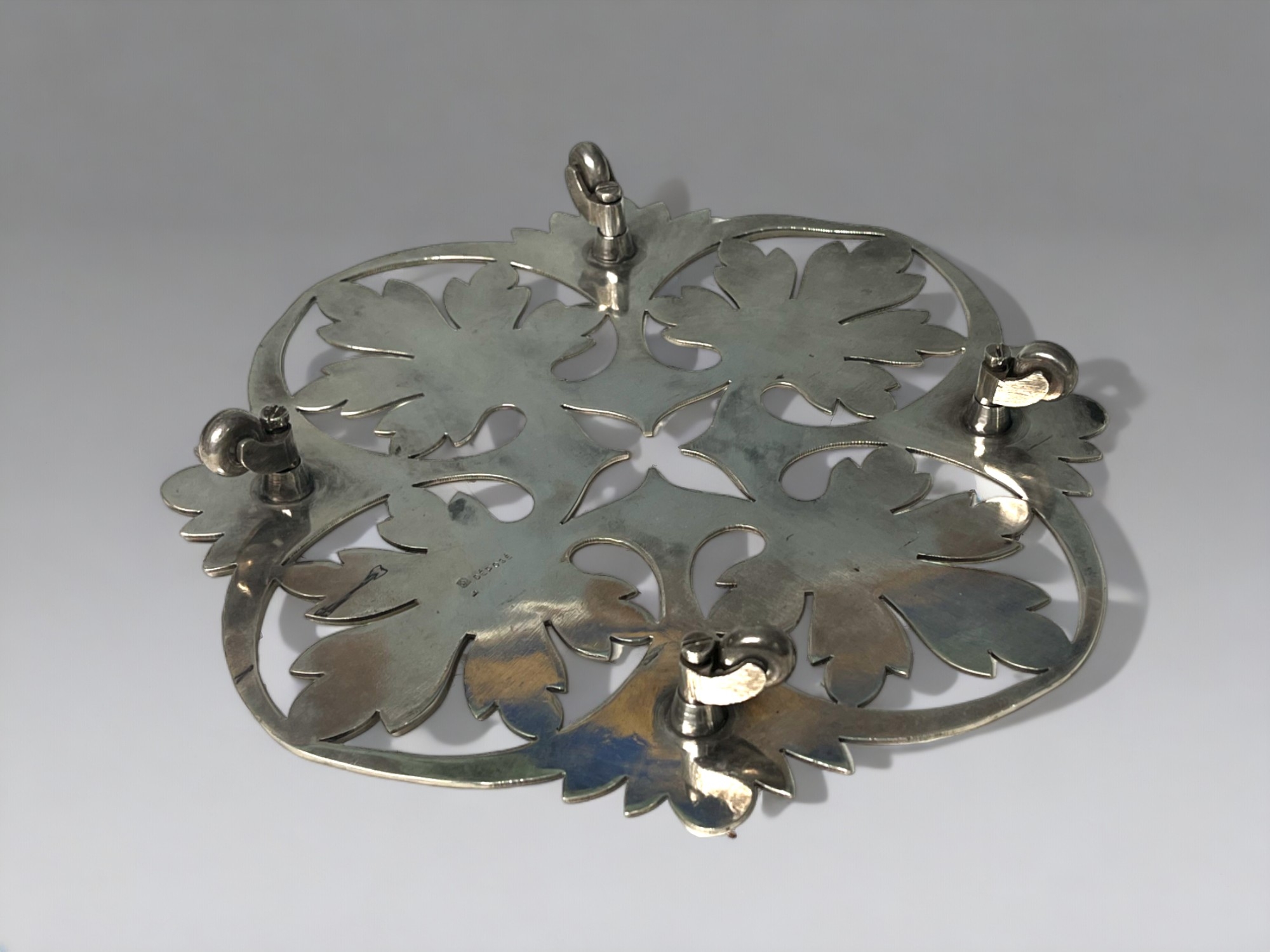 AN UNUSUAL SILVER PLATE FRENCH TRIVET / TABLE COASTER. By Boulenger Adolphe, Paris. Modernist - Image 4 of 5