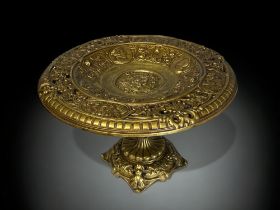 A BRONZE / BRASS 'FRENCH KINGS' TAZZA. France, 19th century. In the Barbedienne style. Extensively
