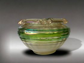 A LOETZ OLYMPIA GLASS IRIDESCENT VASE. WITH RUFFLED RIM AND GREEN THREADED DECORATION. 9 X 14CM