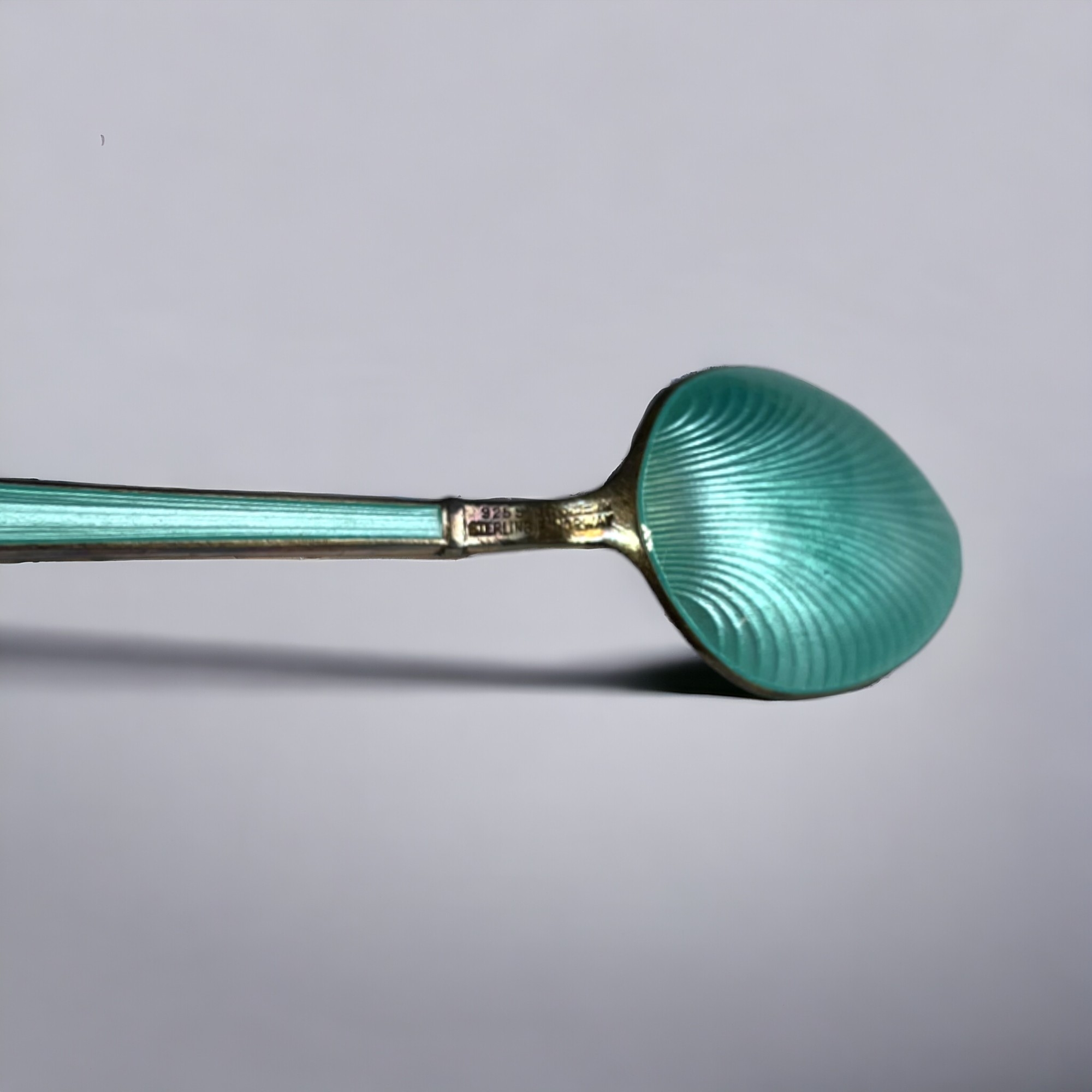 A SET OF FIVE MAGNUS AASE (NORWAY) SILVER ENAMEL SPOONS. Married with a Tostrup box and one - Image 5 of 5