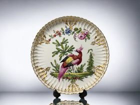 AN 18th CENTURY CHELSEA-BIRD PLATE. Hand painted 'Chelsea-bird' amongst foliate pattern, with