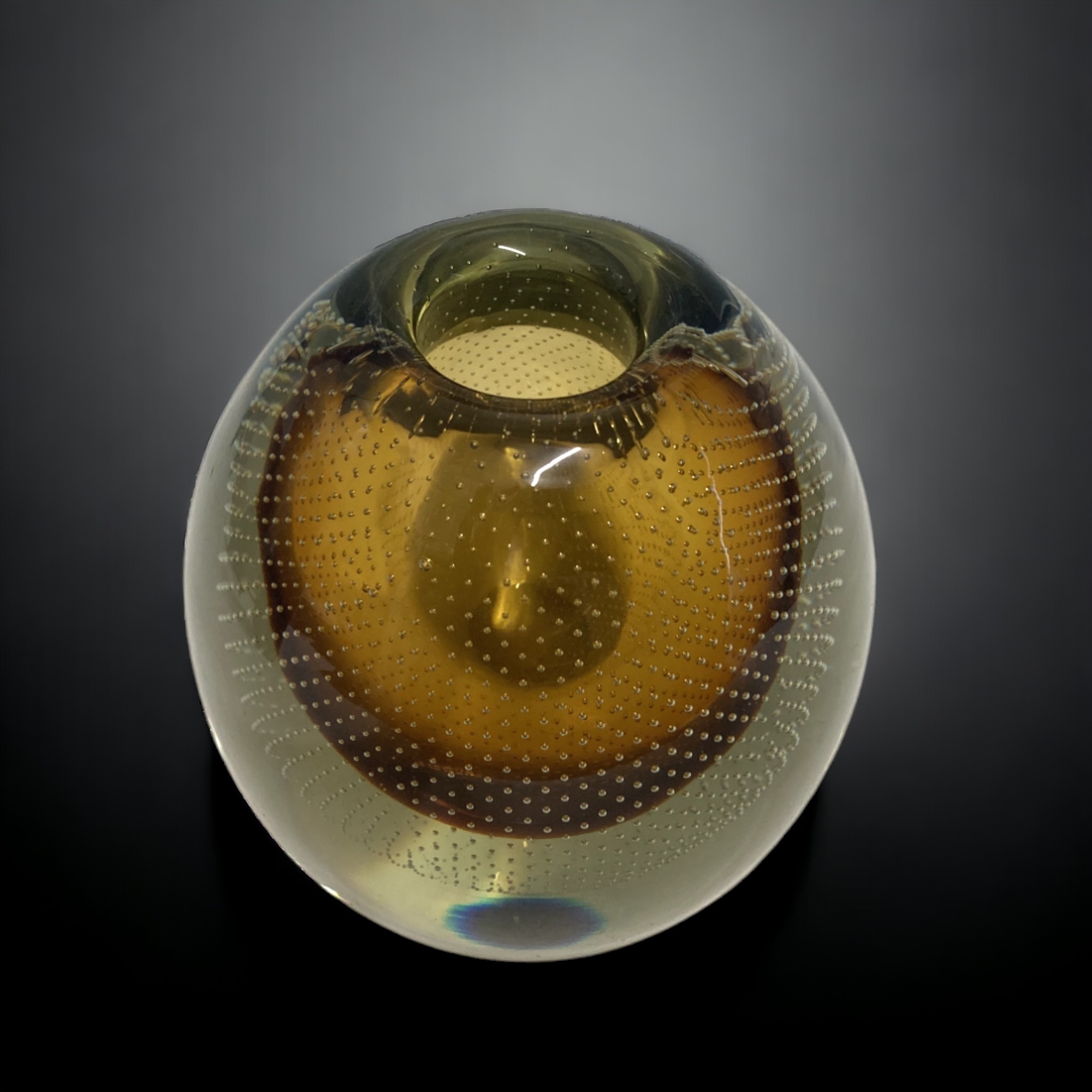 Glass "Huntu" vase by Gunnell Nyman for Nuutajarvi Nottsjo, Finland. Circa 1948. Acid marks to base. - Image 3 of 4