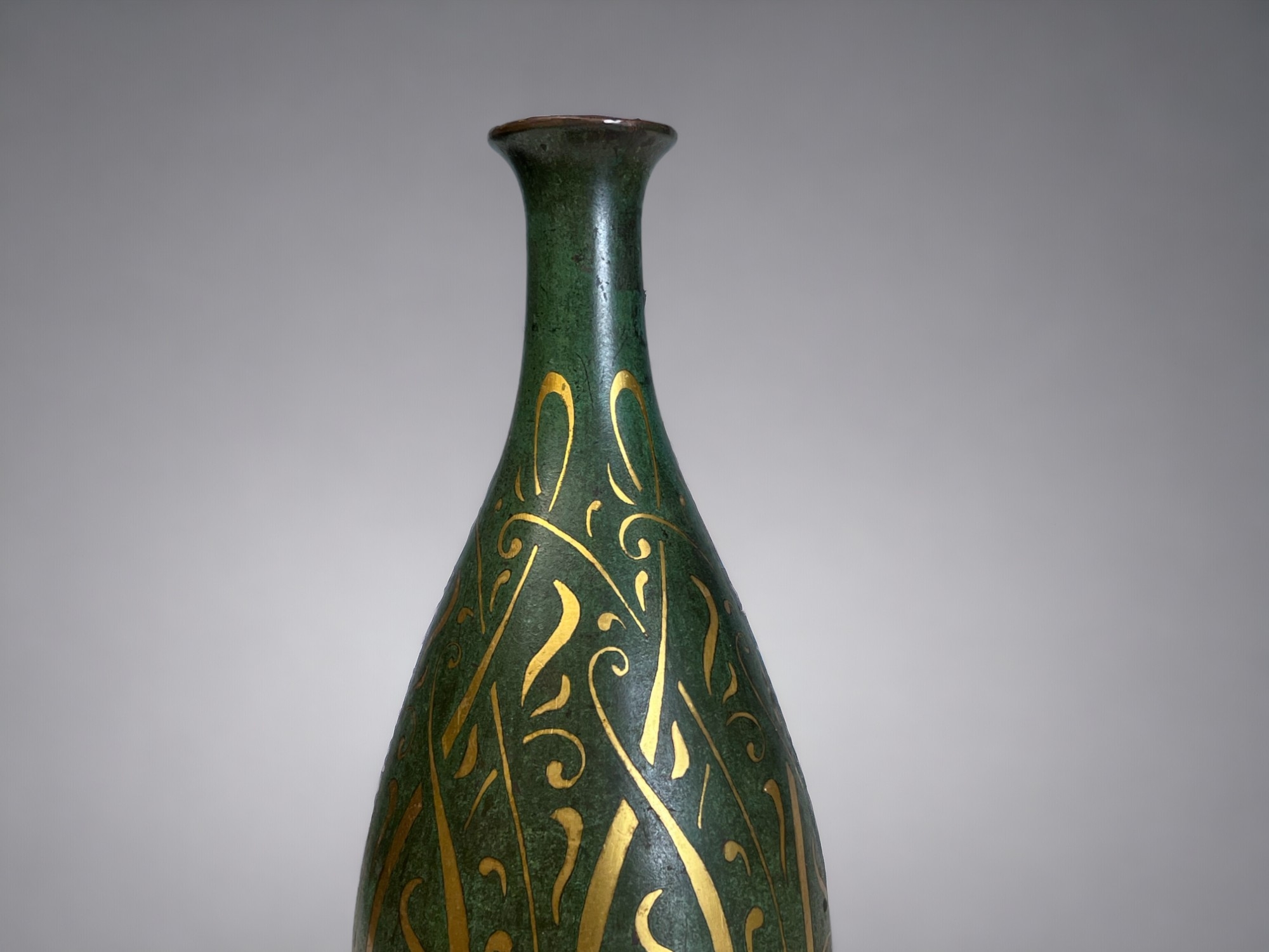 A LUC LANEL (1893-1965) FOR CHRISTOFLE 'DINADERIE' VASE. Circa 1930. Gilded arabesques design on - Image 3 of 4