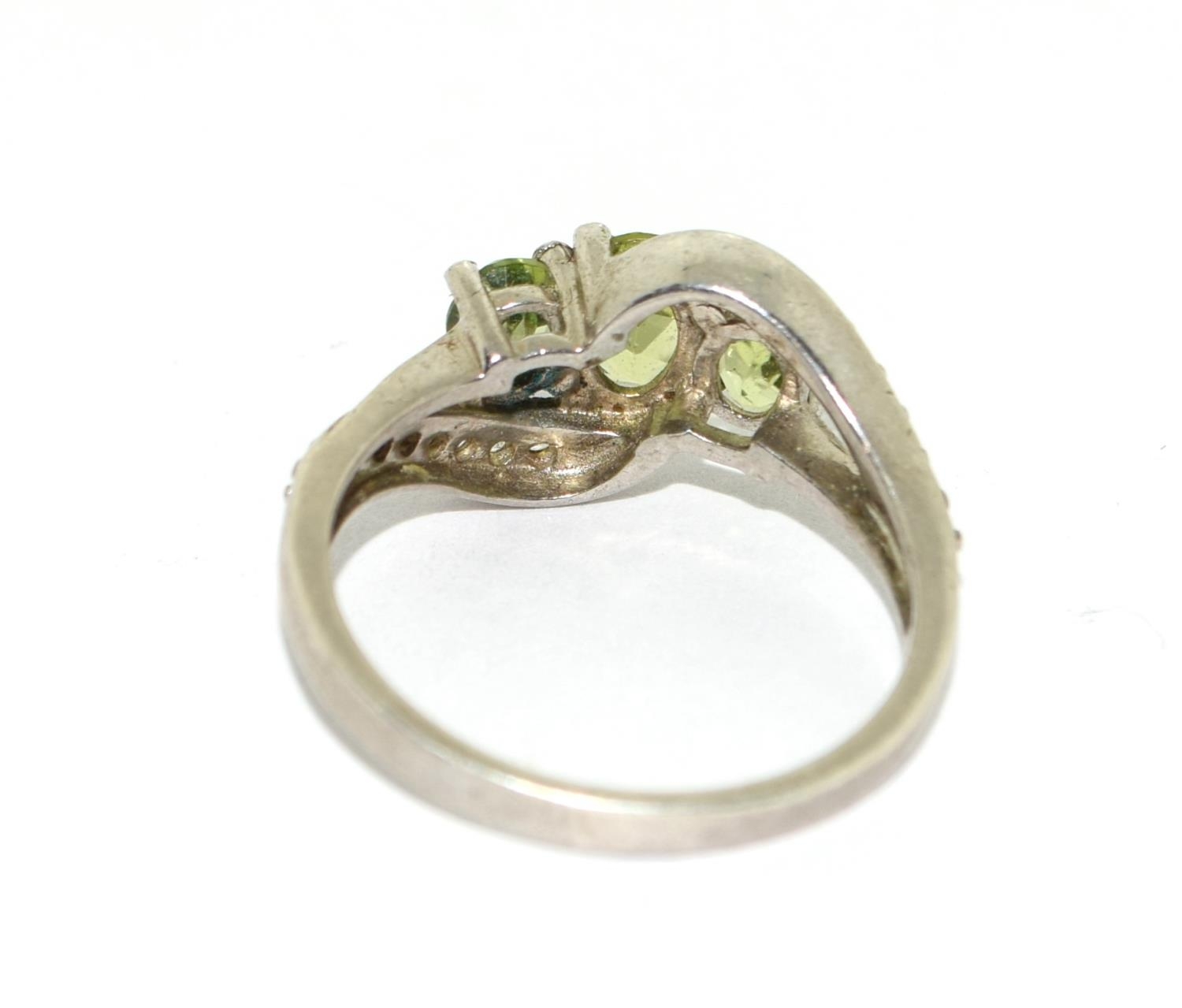 925 silver Peridot and Diamond sweep ring size R - Image 3 of 3