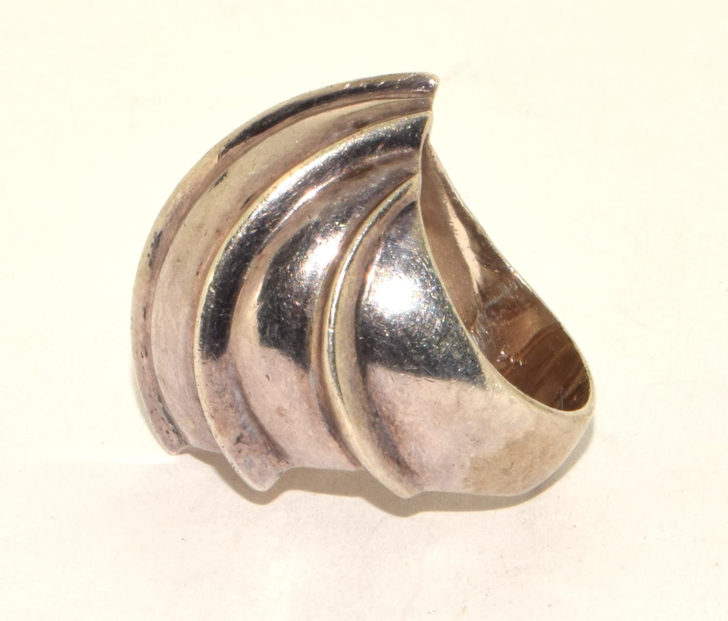 925 silver ladies ring designed as a shell size L  - Image 2 of 3