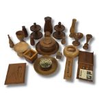 Joblot of wooden treen collectables 