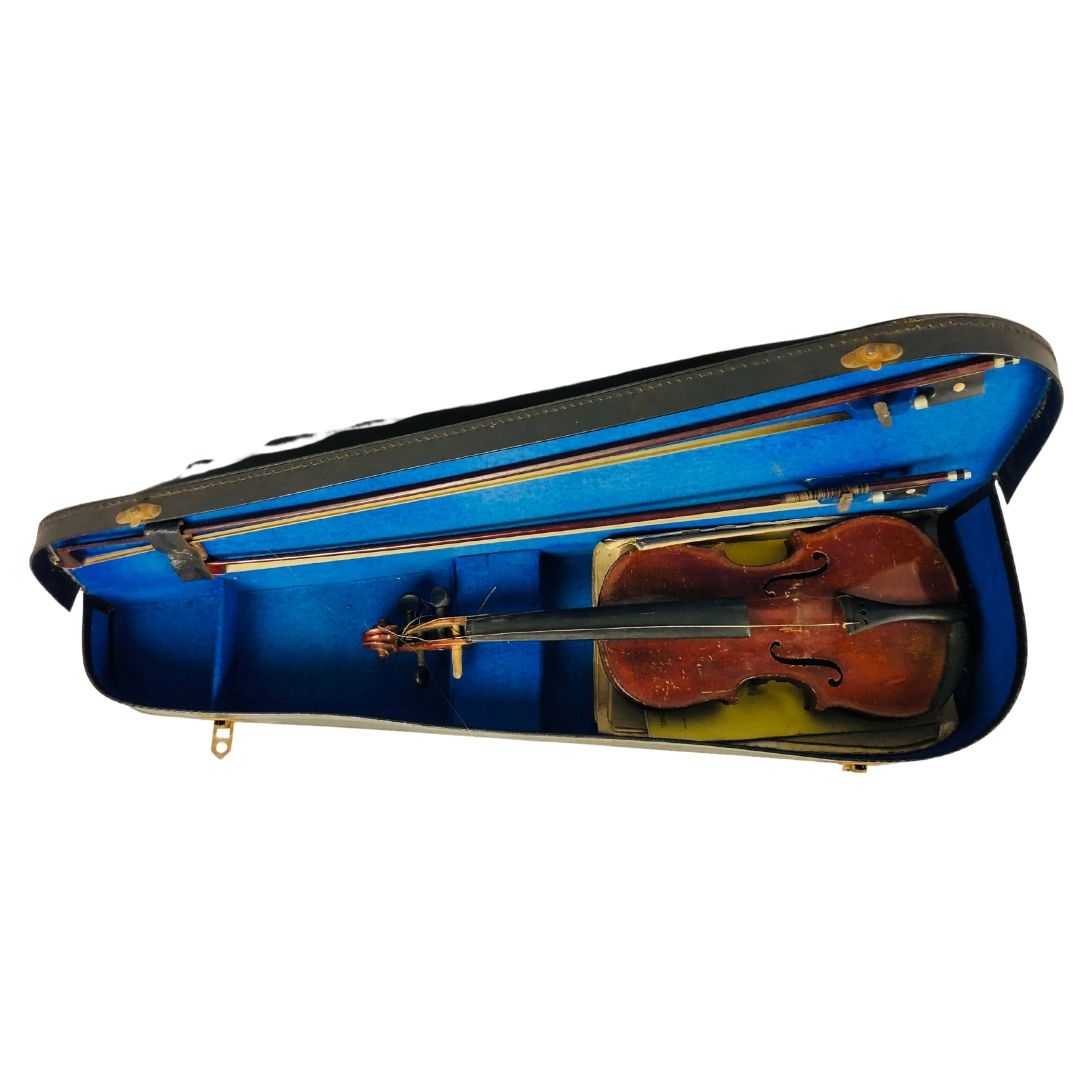 Cased child sized Violin Saxon C1890. One child sized bow. One full sized bow. German Brazilwood.  N - Image 2 of 3