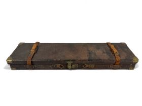Armstrong & Co leather Gun case. With fitted interior. 83 x 23 x 8cm