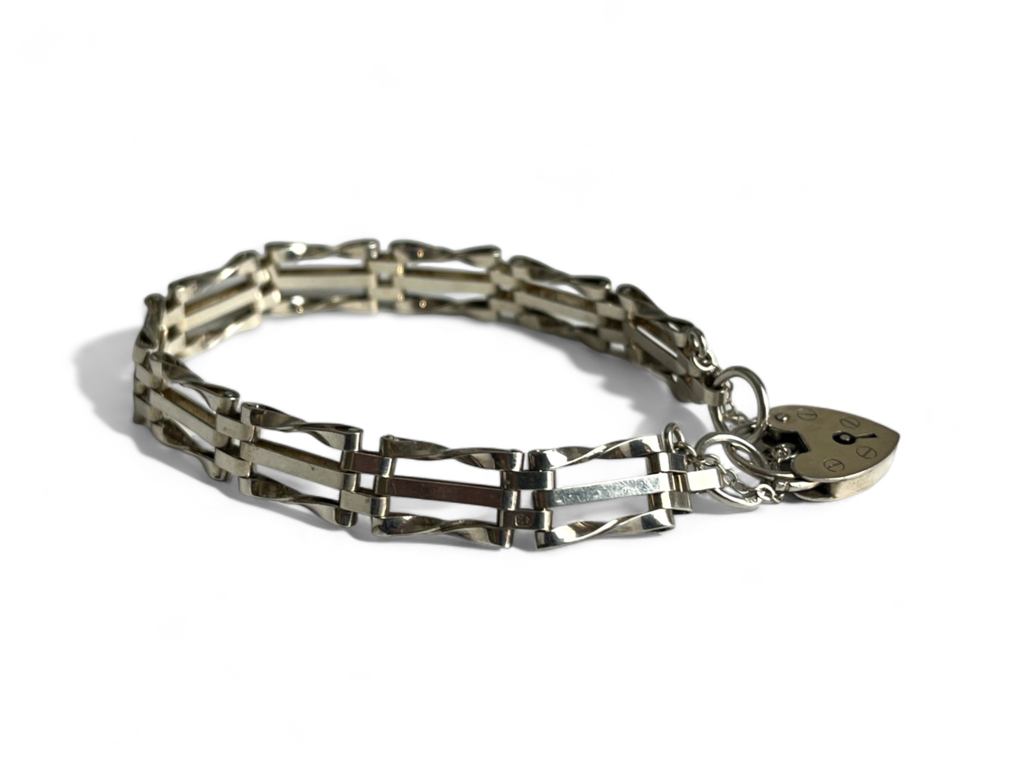 A sterling silver gate link bracelet. 